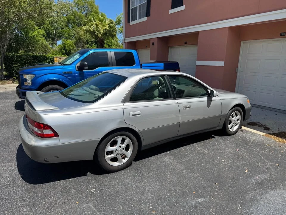 2000 Lexus ES 3rd Gen - Image 2 of 11