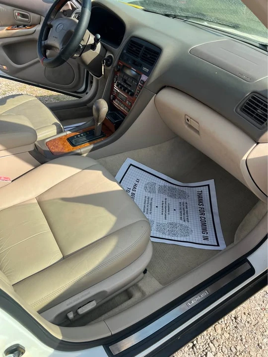 2000 Lexus ES 3rd Gen - Image 8 of 9