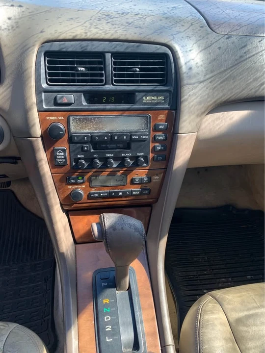 2000 Lexus ES 3rd Gen - Image 8 of 9