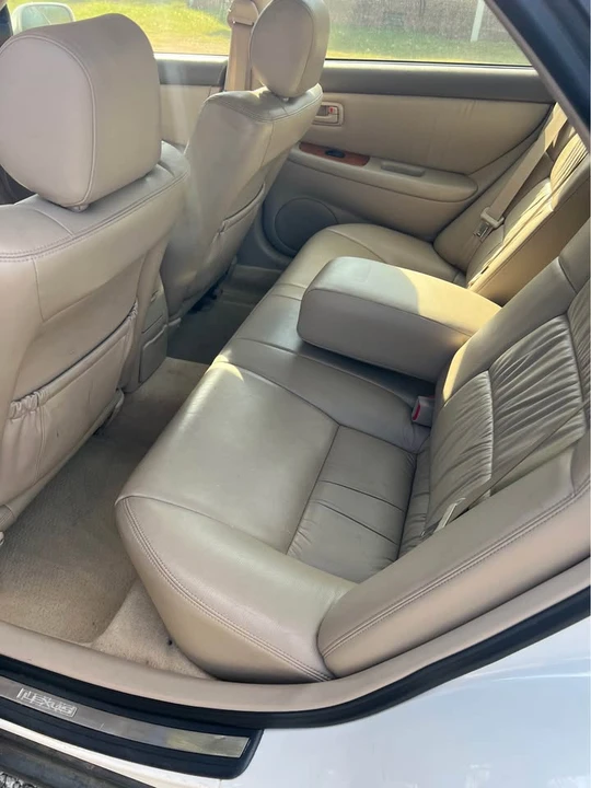 2000 Lexus ES 3rd Gen - Image 9 of 9