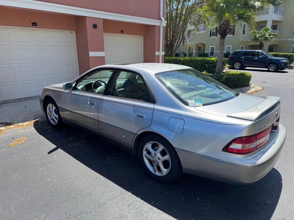 2000 Lexus ES 3rd Gen - Image 4 of 11