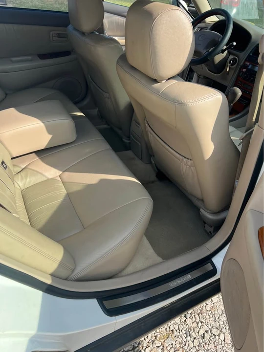 2000 Lexus ES 3rd Gen - Image 7 of 9