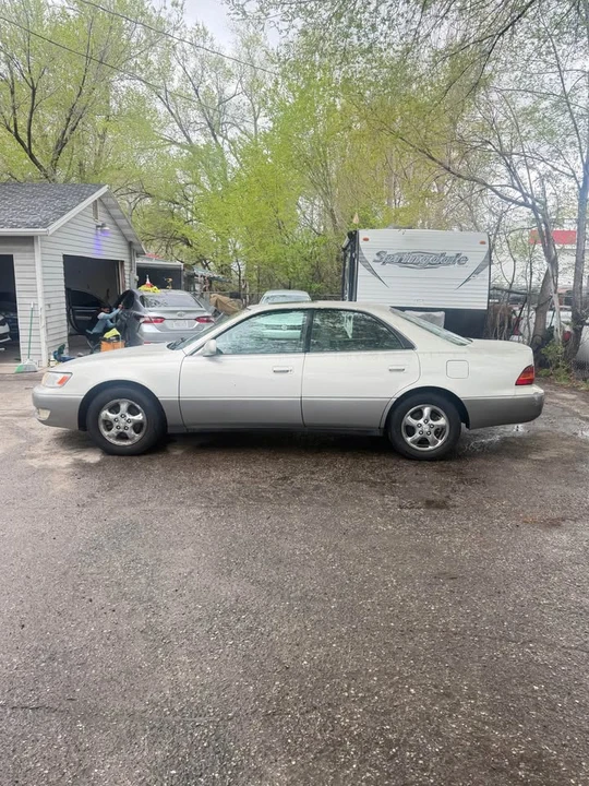 2000 Lexus ES 3rd Gen - Image 7 of 12