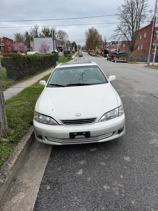 2000 Lexus ES 3rd Gen - Image 2 of 5