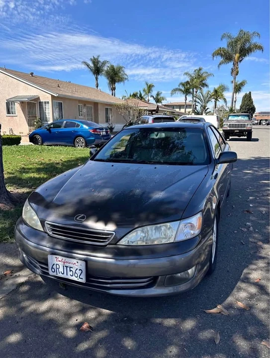 2000 Lexus ES 3rd Gen - Image 4 of 10