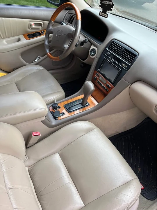 2000 Lexus ES 3rd Gen - Image 6 of 7