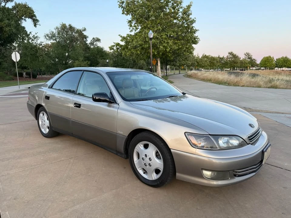 2000 Lexus ES 3rd Gen - Image 7 of 14