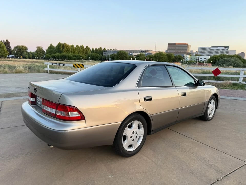 2000 Lexus ES 3rd Gen - Image 5 of 14