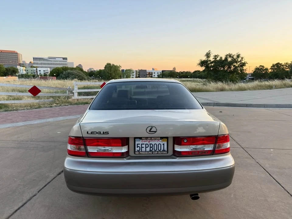 2000 Lexus ES 3rd Gen - Image 4 of 14