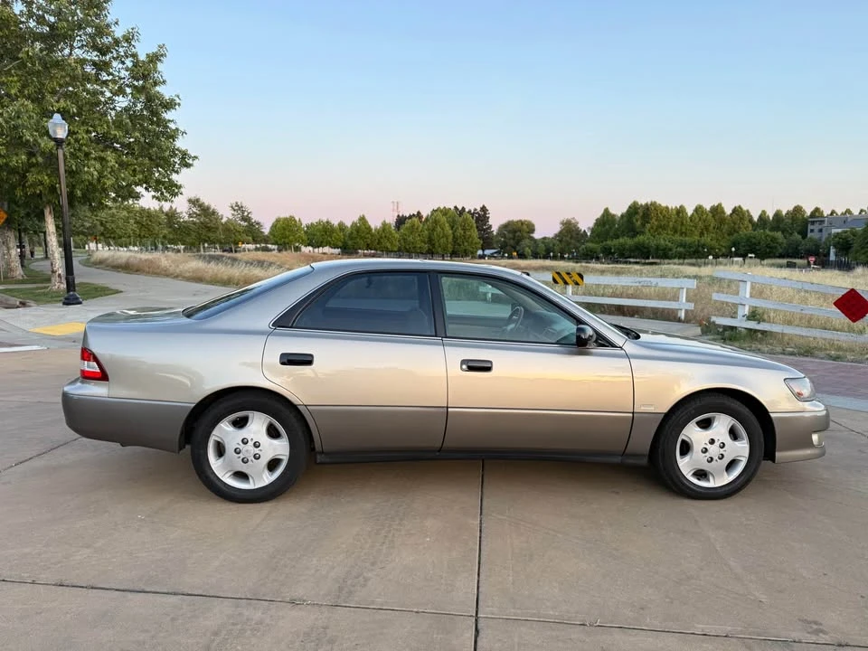 2000 Lexus ES 3rd Gen - Image 6 of 14