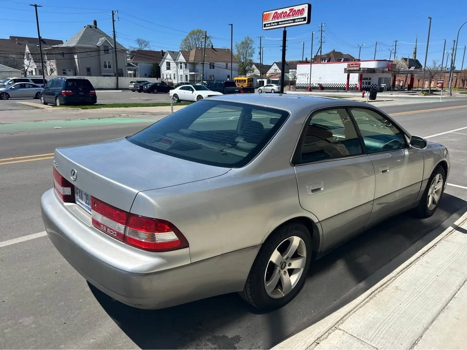 2000 Lexus ES 3rd Gen - Image 2 of 4