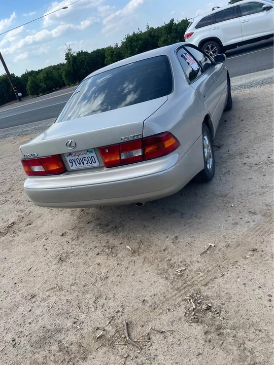 2000 Lexus ES 3rd Gen - Image 4 of 6