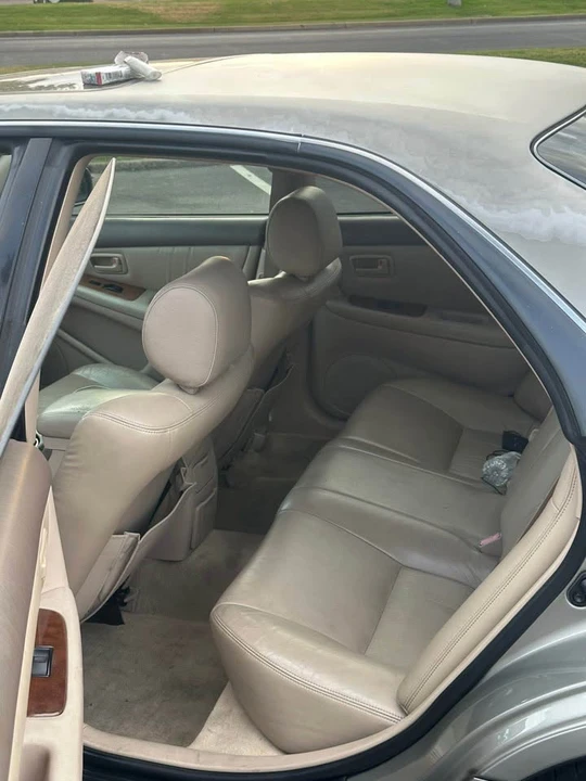 2000 Lexus ES 3rd Gen - Image 9 of 12