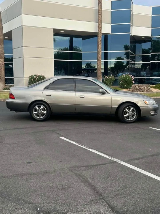 2000 Lexus ES 3rd Gen - Image 4 of 12