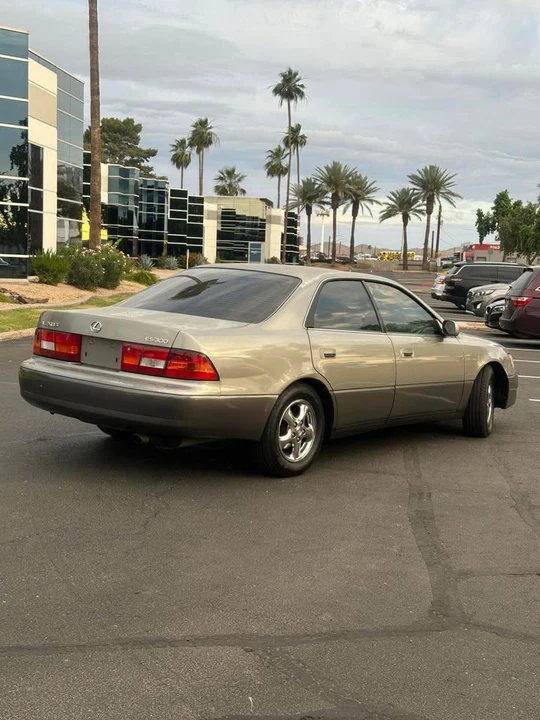 2000 Lexus ES 3rd Gen - Image 5 of 12