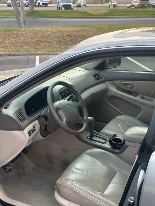 2000 Lexus ES 3rd Gen - Image 8 of 12