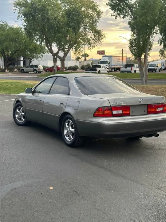 2000 Lexus ES 3rd Gen - Image 7 of 12