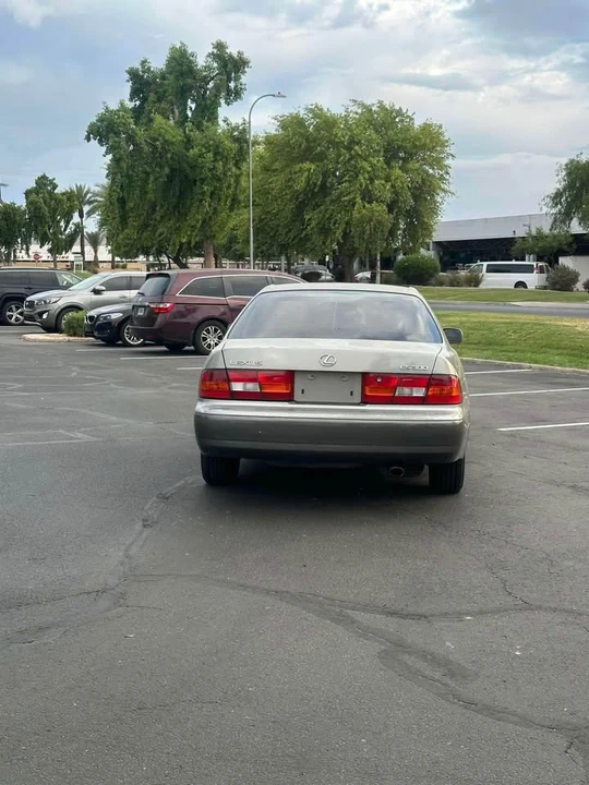 2000 Lexus ES 3rd Gen - Image 6 of 12