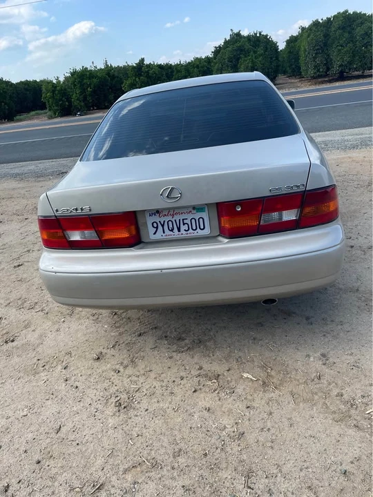 2000 Lexus ES 3rd Gen - Image 2 of 6