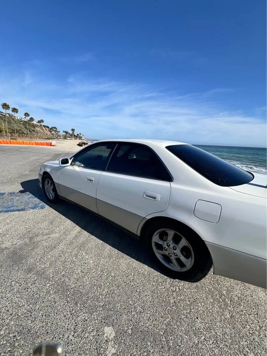 2000 Lexus ES 3rd Gen - Image 9 of 15