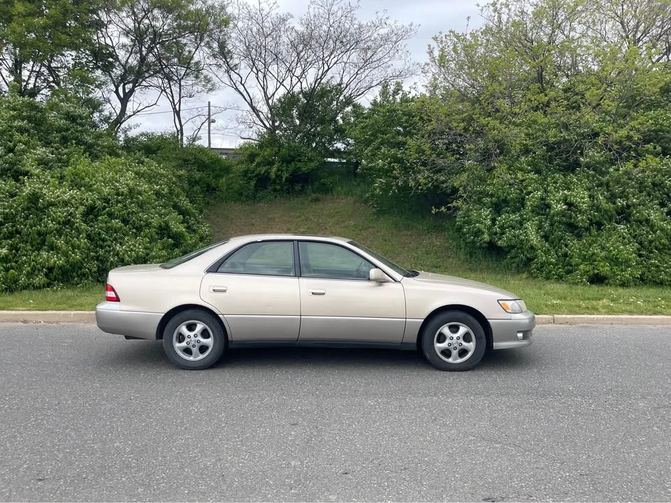 2000 Lexus ES 3rd Gen - Image 2 of 6