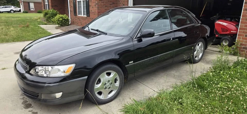 2000 Lexus ES 3rd Gen - Image 2 of 8