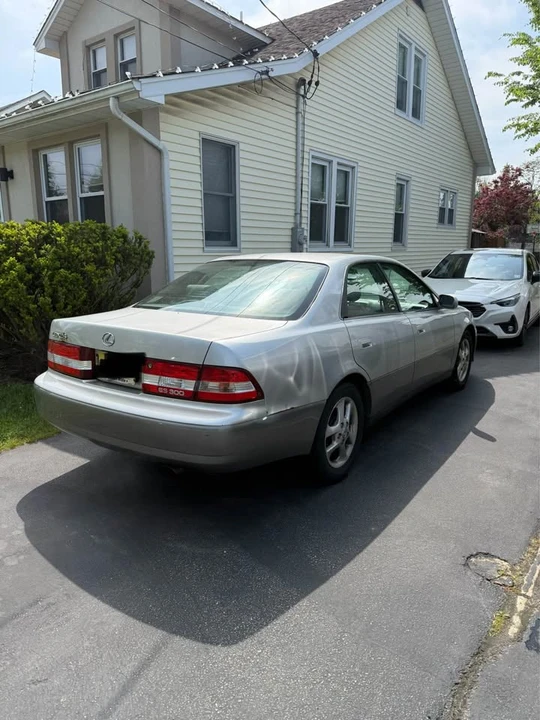 2000 Lexus ES 3rd Gen - Image 4 of 13