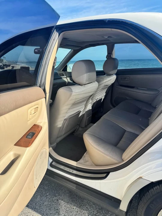 2000 Lexus ES 3rd Gen - Image 11 of 15