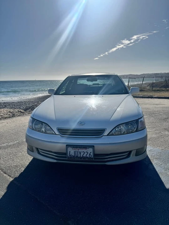 2000 Lexus ES 3rd Gen - Image 2 of 15