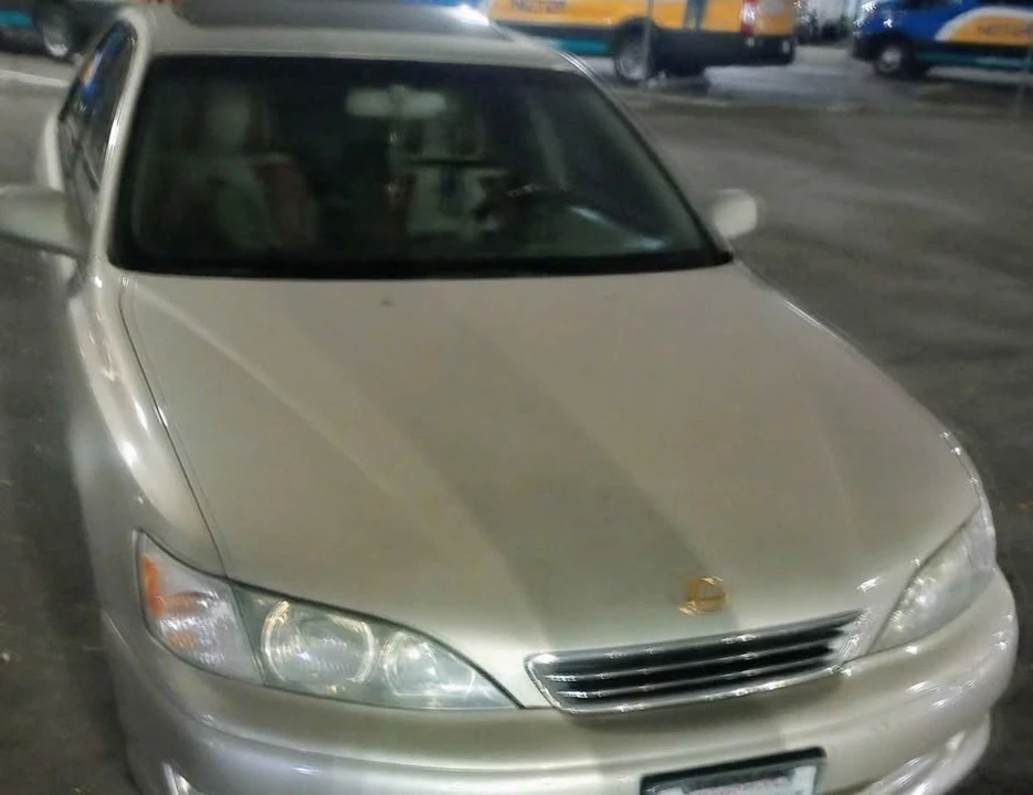 2000 Lexus ES 3rd Gen - Image 7 of 7