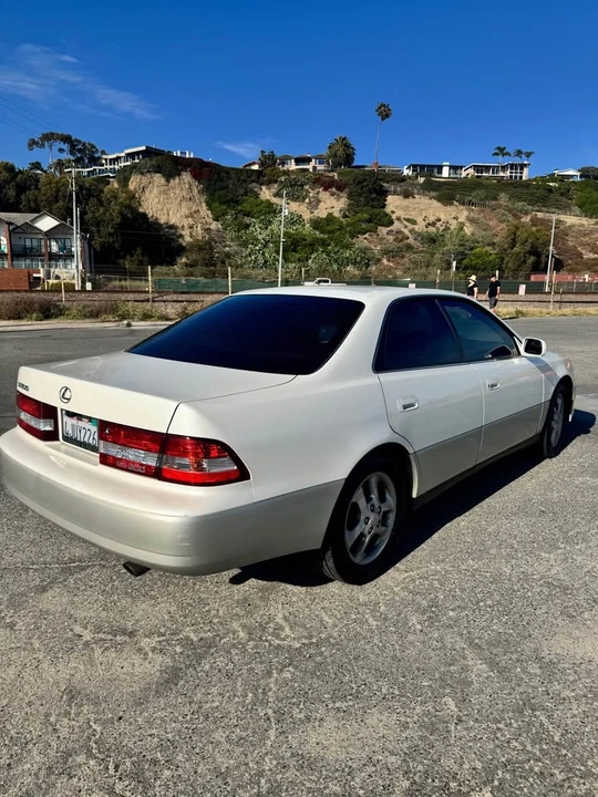 2000 Lexus ES 3rd Gen - Image 5 of 15