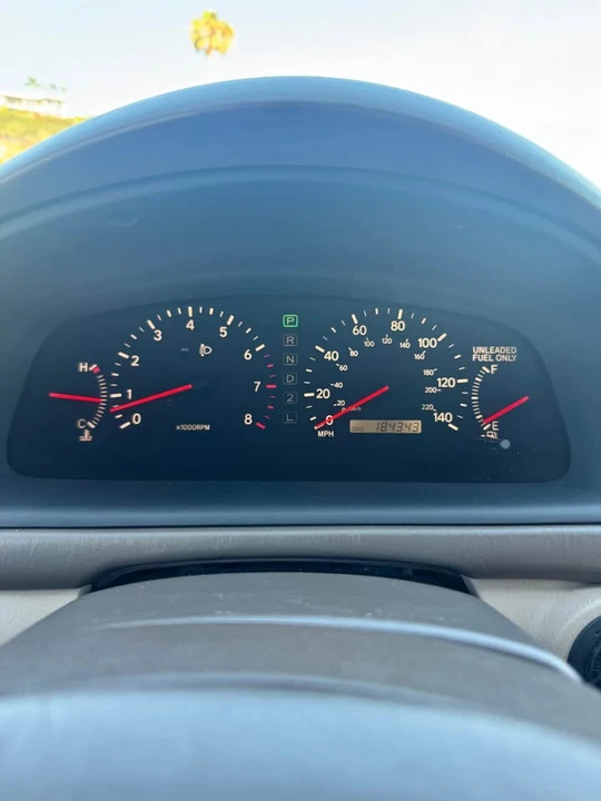 2000 Lexus ES 3rd Gen - Image 15 of 15