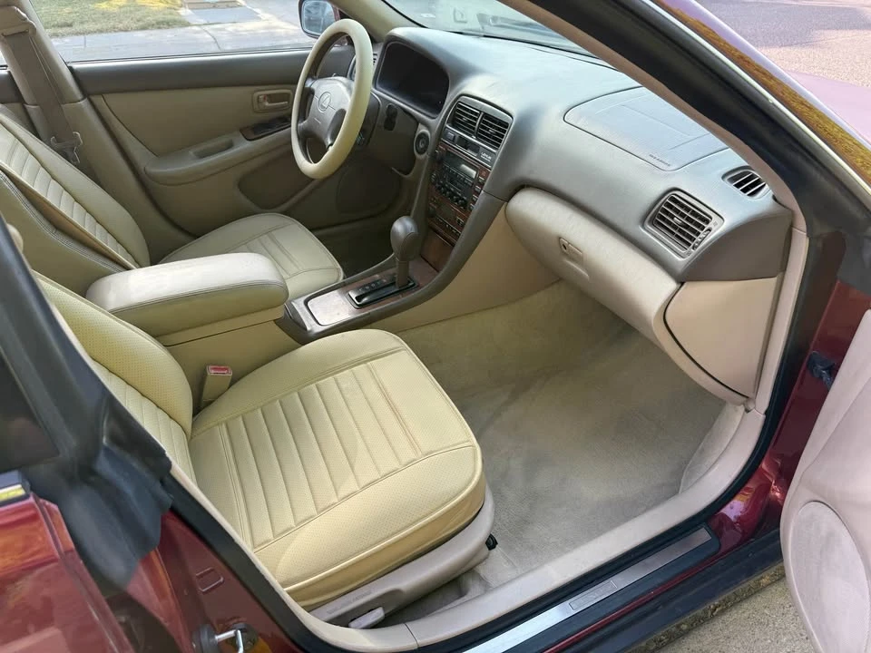 2000 Lexus ES 3rd Gen - Image 13 of 20