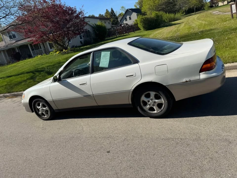 2000 Lexus ES 3rd Gen - Image 4 of 8