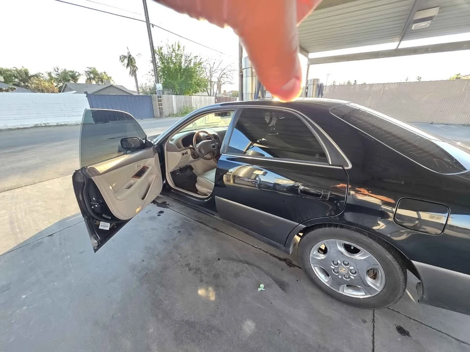 2000 Lexus ES 3rd Gen - Image 10 of 12