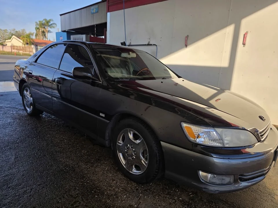 2000 Lexus ES 3rd Gen - Image 9 of 12