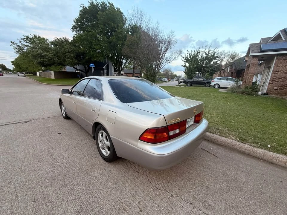 2000 Lexus ES 3rd Gen - Image 3 of 12