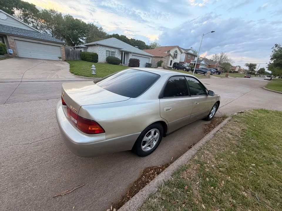 2000 Lexus ES 3rd Gen - Image 4 of 12