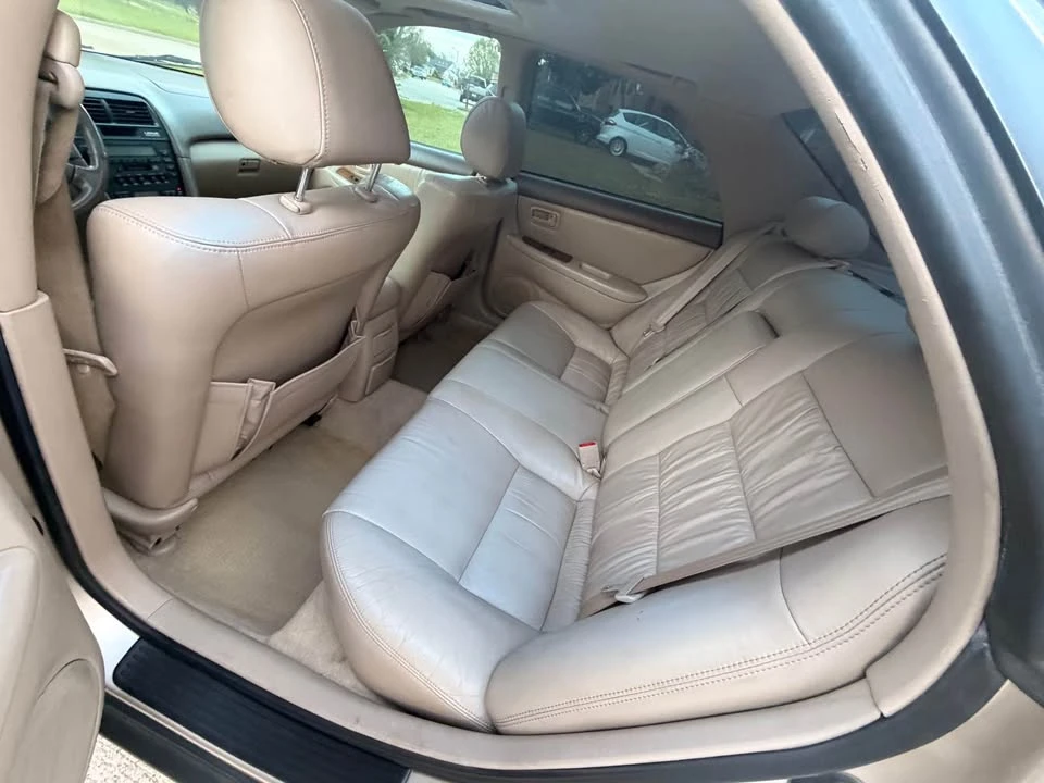 2000 Lexus ES 3rd Gen - Image 9 of 12