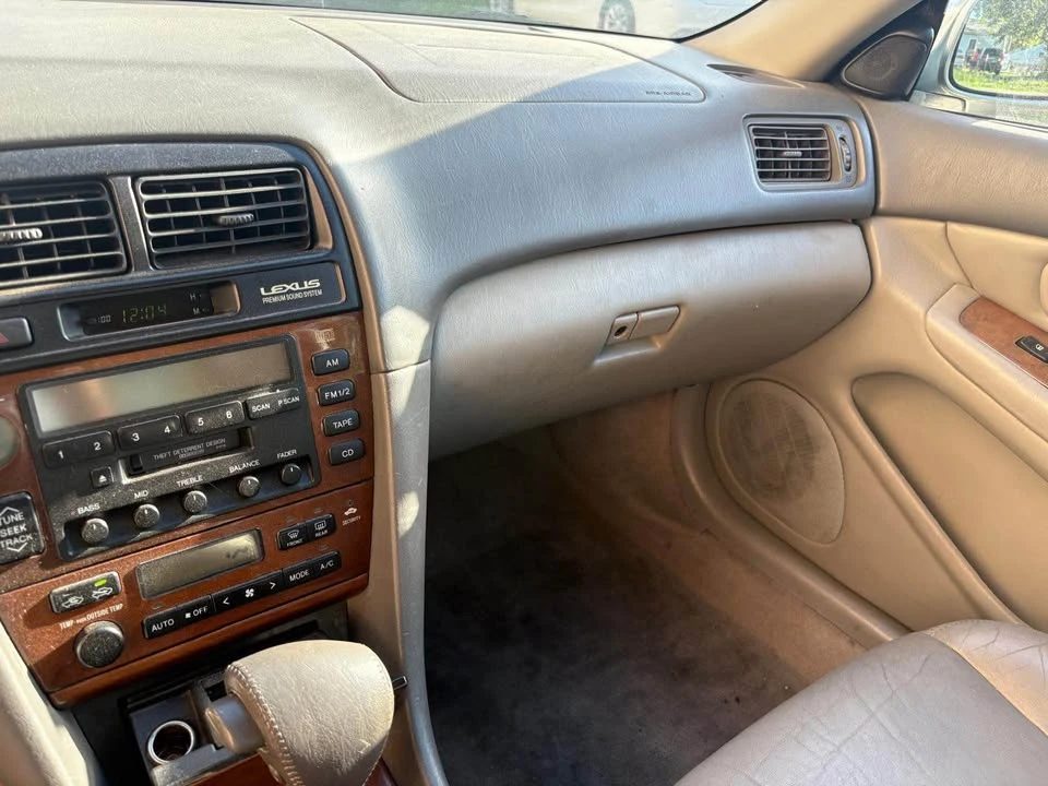 2000 Lexus ES 3rd Gen - Image 8 of 12