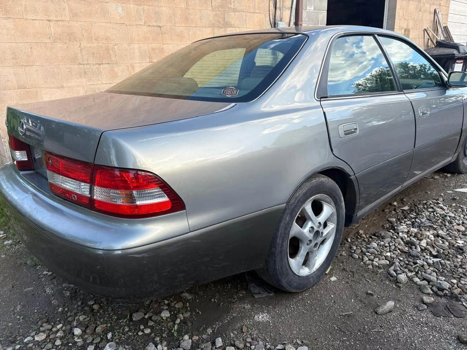 2000 Lexus ES 3rd Gen - Image 3 of 12