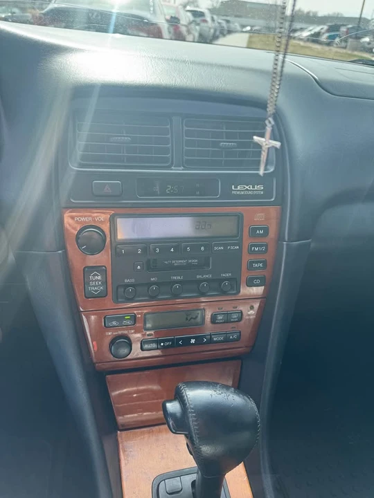 2000 Lexus ES 3rd Gen - Image 14 of 19