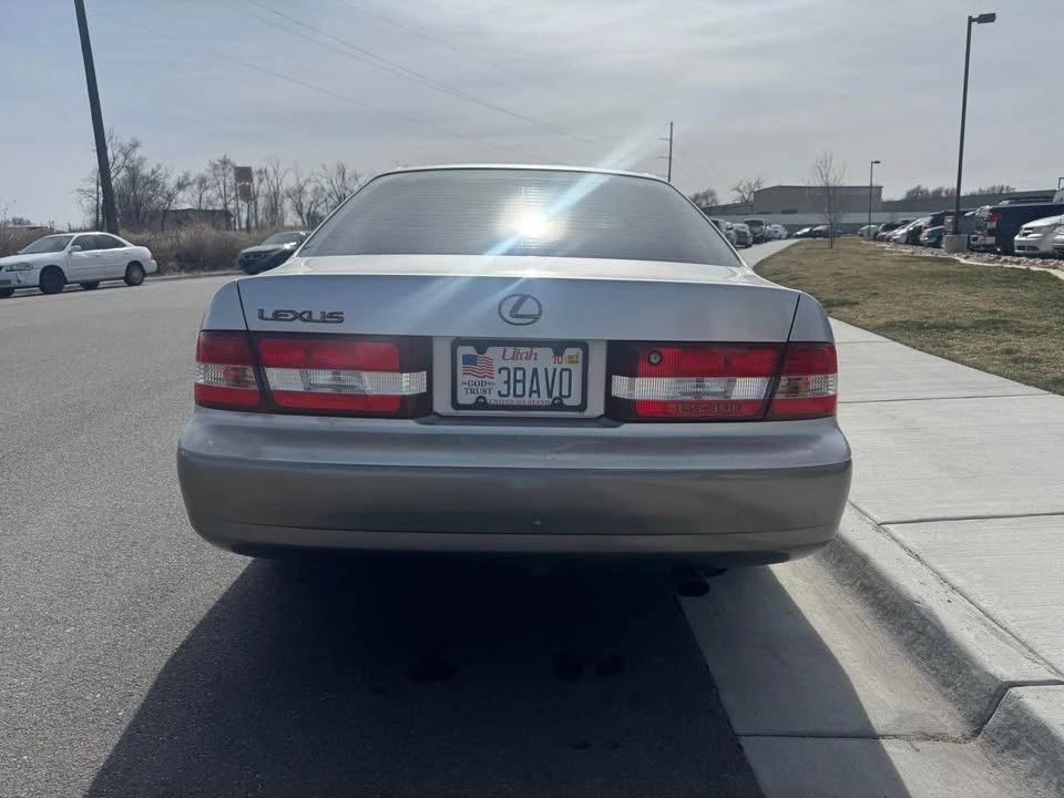 2000 Lexus ES 3rd Gen - Image 4 of 19