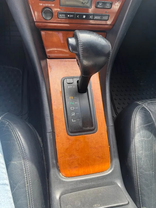 2000 Lexus ES 3rd Gen - Image 15 of 19