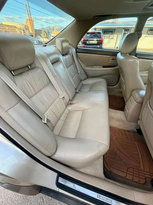 2000 Lexus ES 3rd Gen - Image 17 of 20