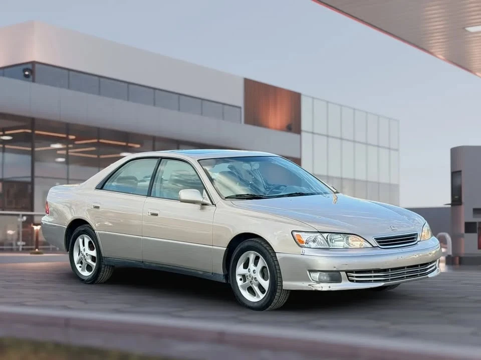 2000 Lexus ES 3rd Gen - Image 13 of 20