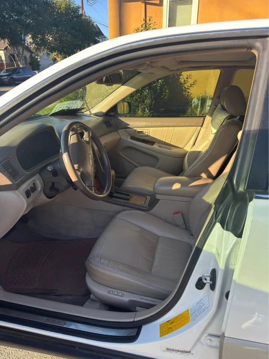 2000 Lexus ES 3rd Gen - Image 16 of 21