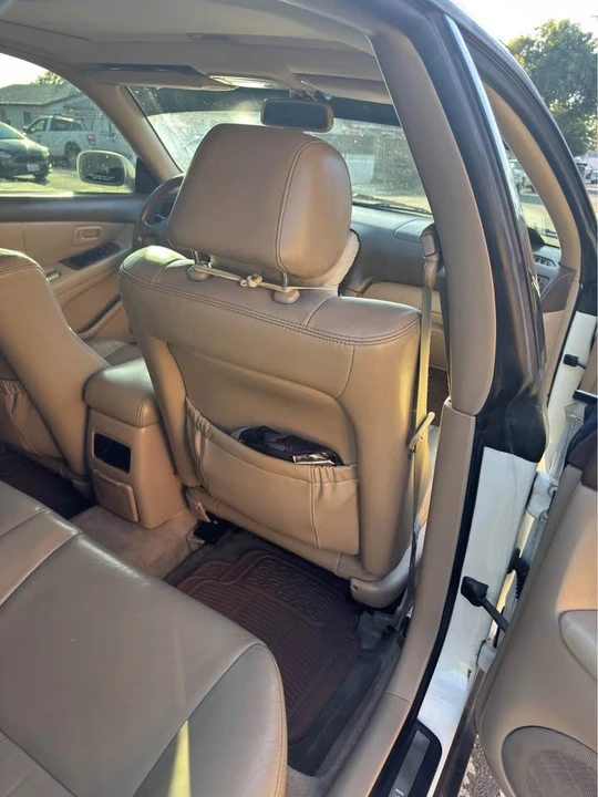 2000 Lexus ES 3rd Gen - Image 9 of 21