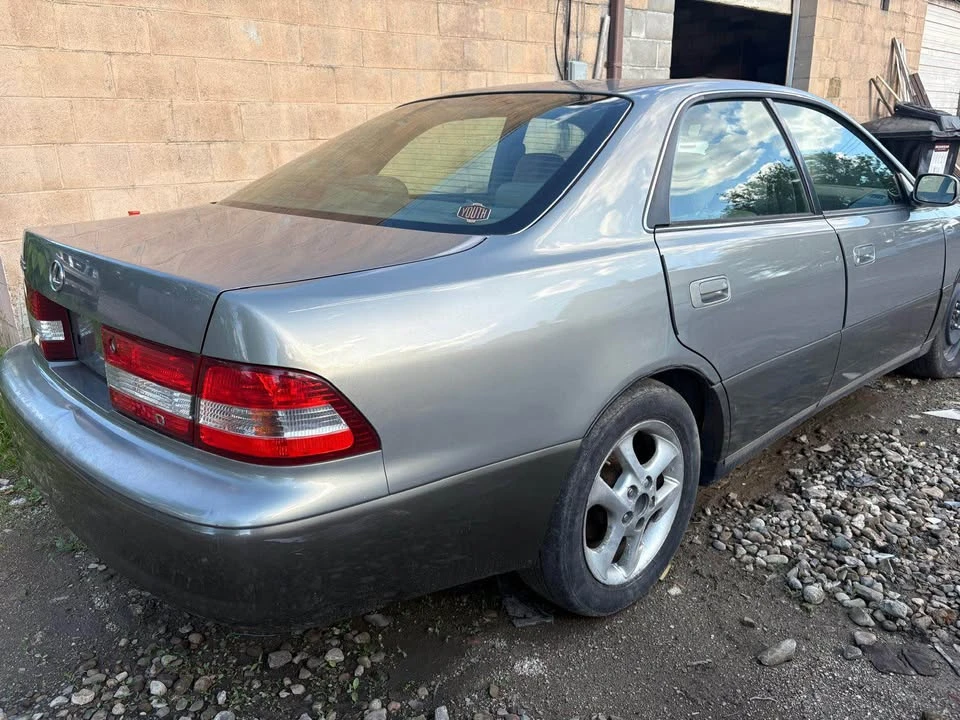 2000 Lexus ES 3rd Gen - Image 4 of 12