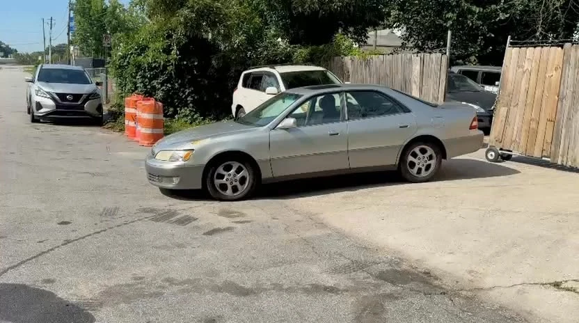 2000 Lexus ES 3rd Gen - Image 8 of 8